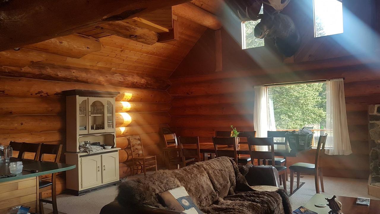 Mount Logan Ecolodge Haines Junction Exterior photo
