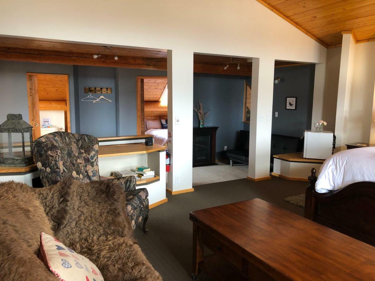 Mount Logan Ecolodge Haines Junction Exterior photo